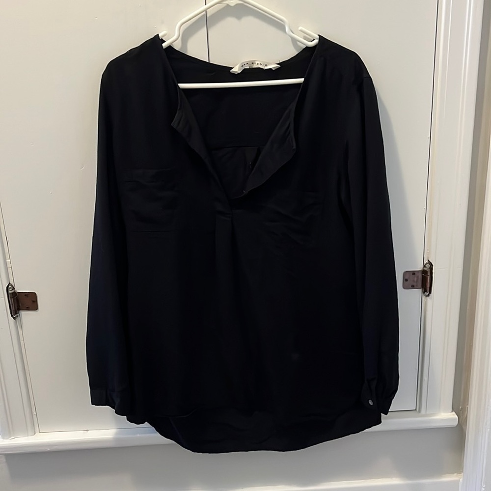 🟤🟤Black Long sleeve Max studio. Size L